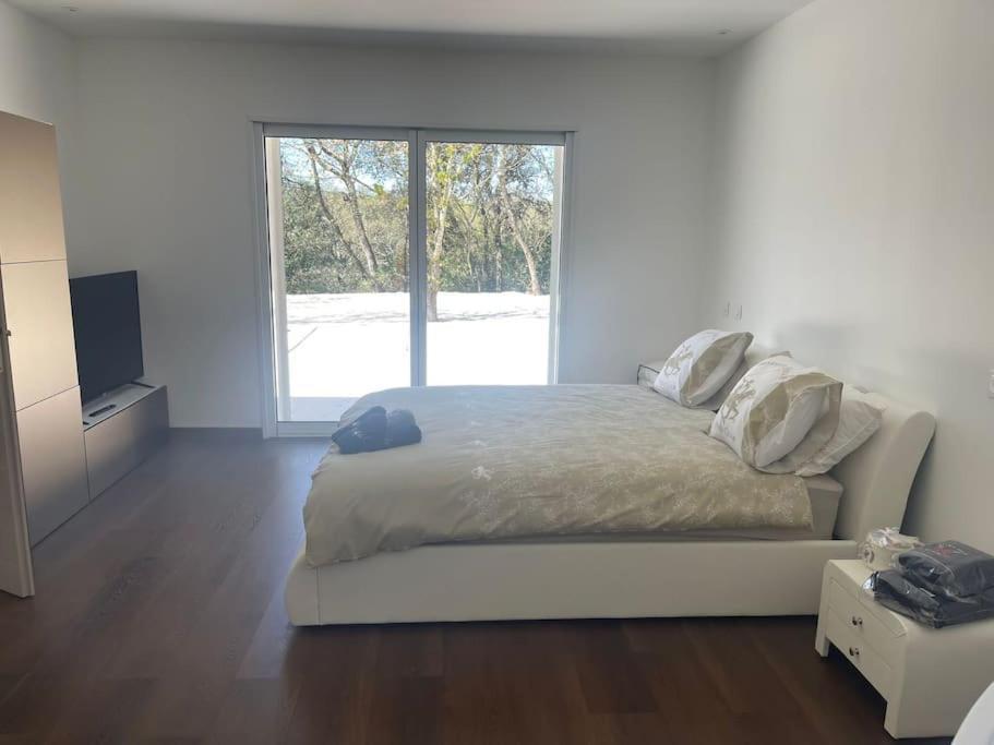 Brand New Villa With Fully Intergrated Air Conditioning & Private Pool, Overlooking Forest Sardan Extérieur photo